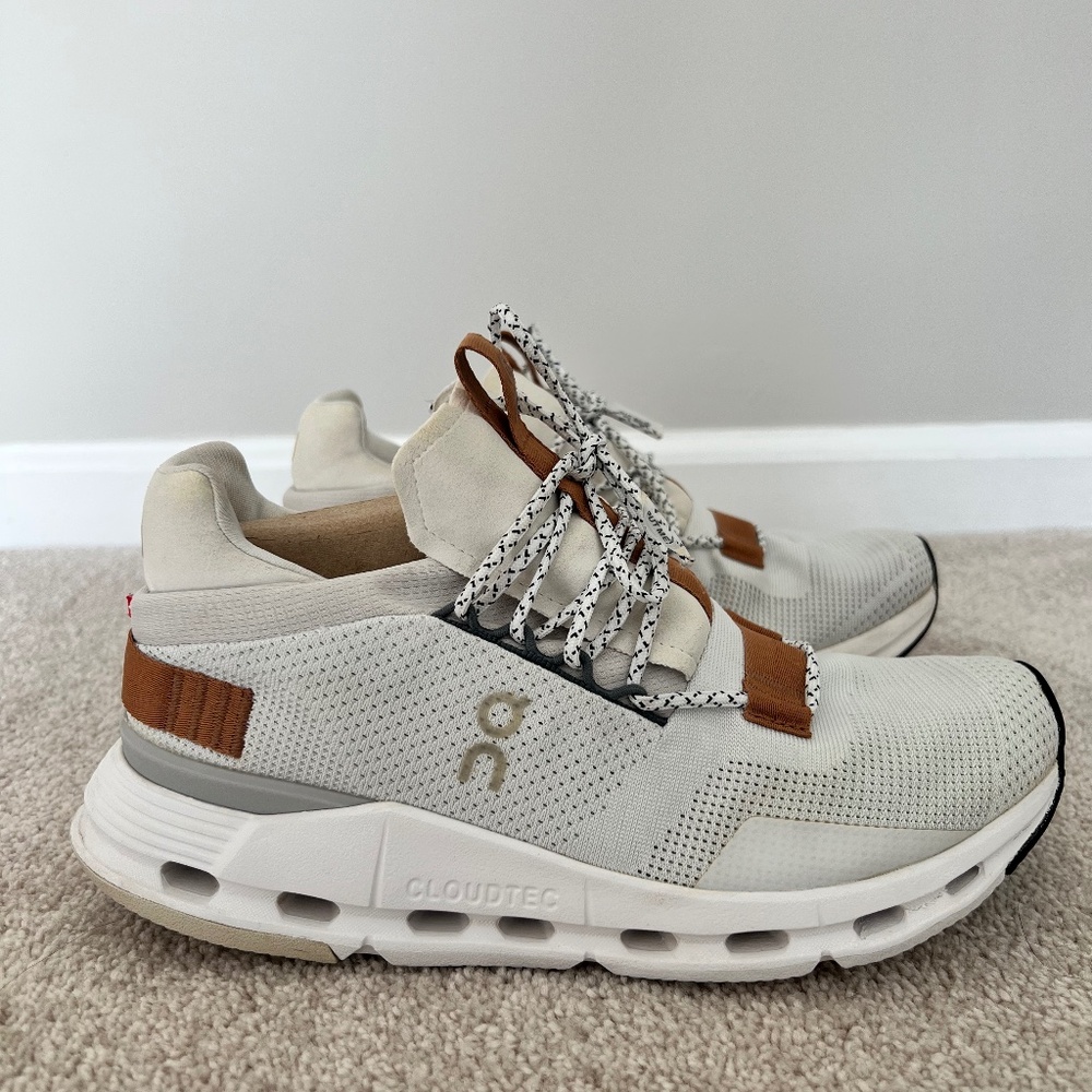 Women’s white OnCloud size 9